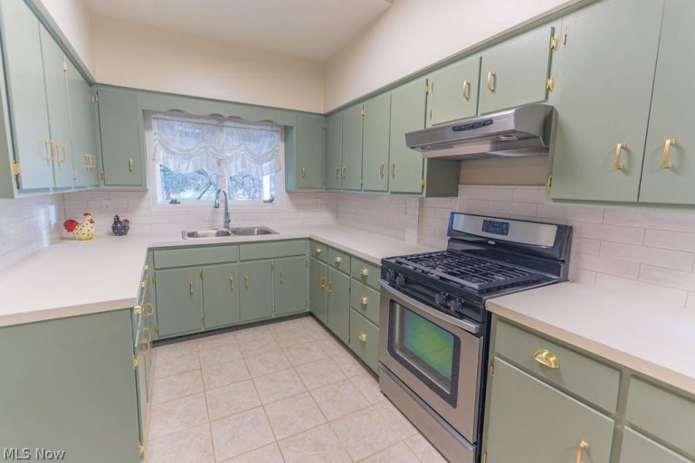 51883 Telegraph, Amherst, OH - Photo 5
