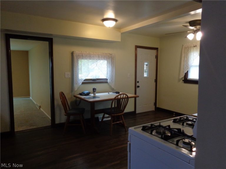 3303 Akins Road, North Royalton, OH - Photo 4