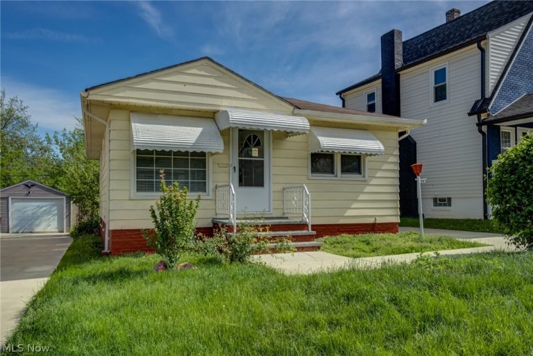 4407 Woodway Avenue, Parma, OH - Photo 3