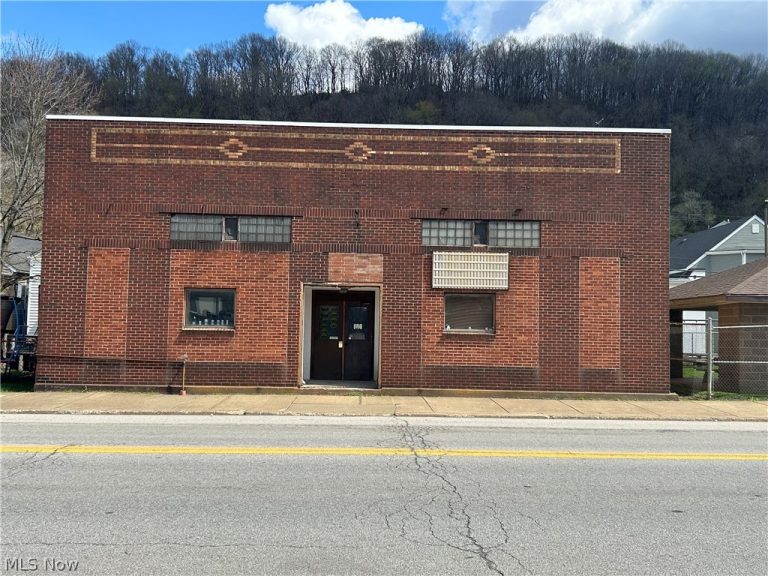 652 Main Street, Follansbee, WV, 26037