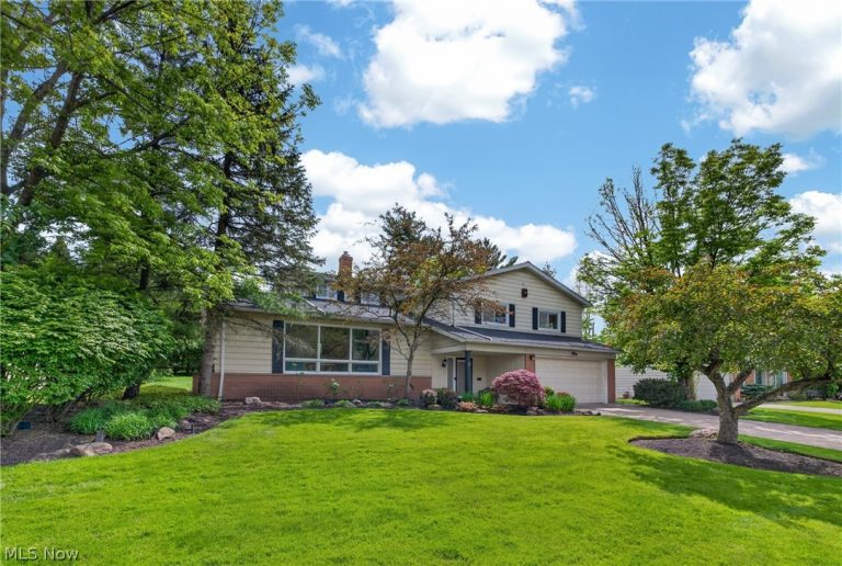 23420 Wendover Drive, Beachwood, OH - Photo 3