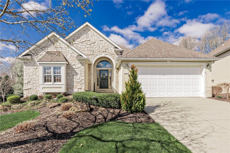 2002 Fox Trace Trail, Cuyahoga Falls, OH, 44223