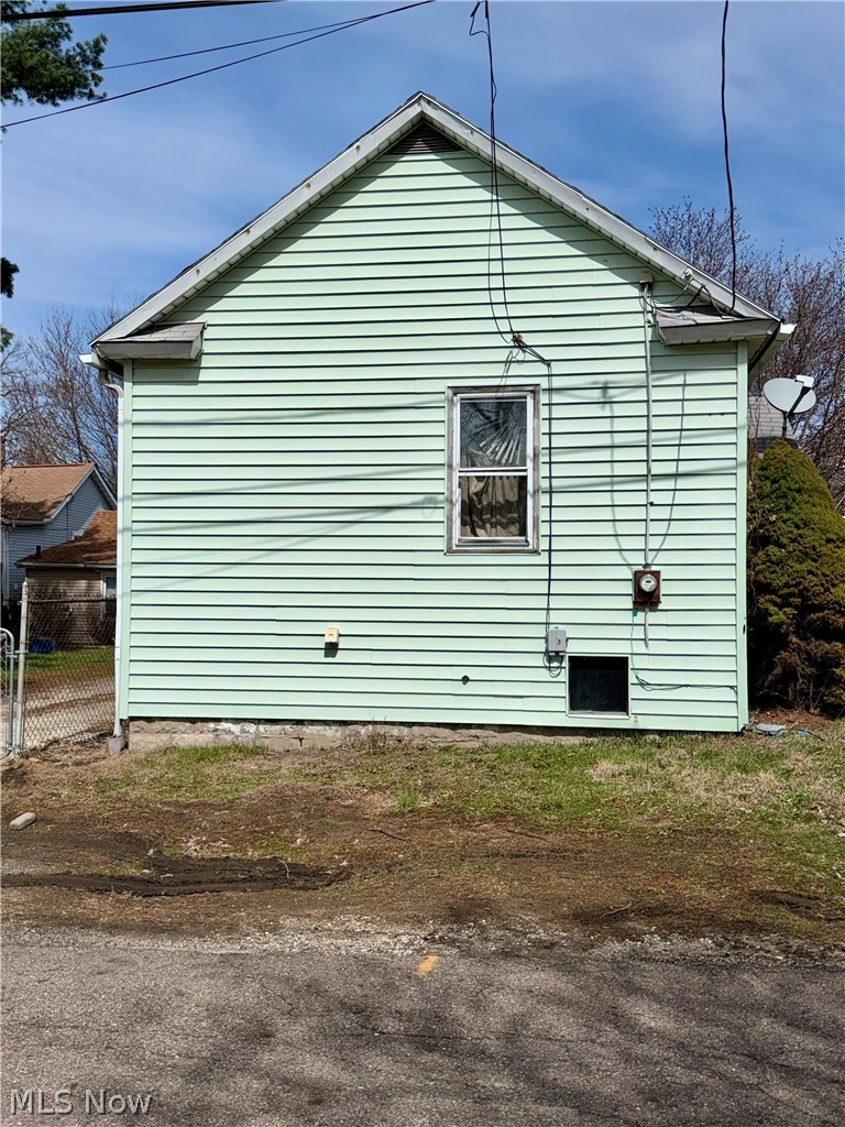 1304 Lakeshore Boulevard, Akron, OH - Photo 3