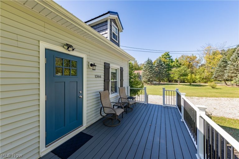 1366 Twinsburg Road, Macedonia, OH - Photo 3