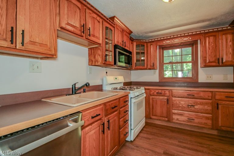 615 Trailwood Drive, Painesville, OH - Photo 8