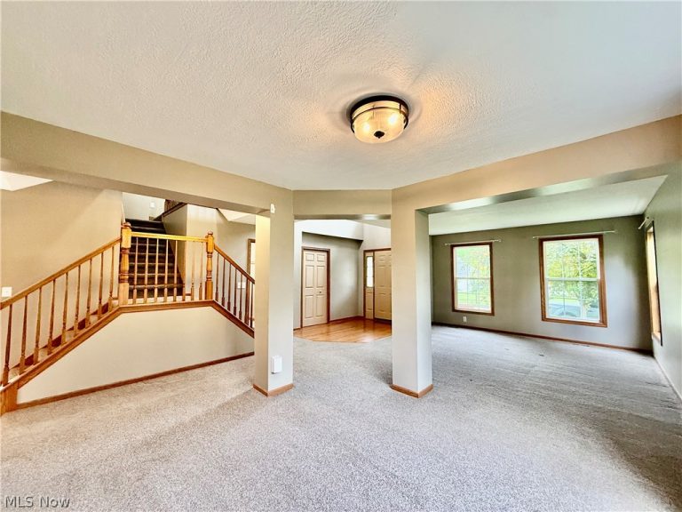 3076 Ravineview Circle, Stow, OH - Photo 8