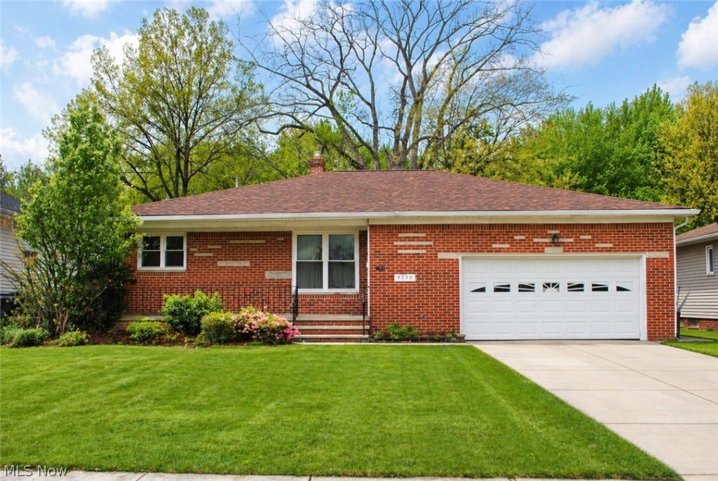 7300 Maplewood Road, Parma, OH