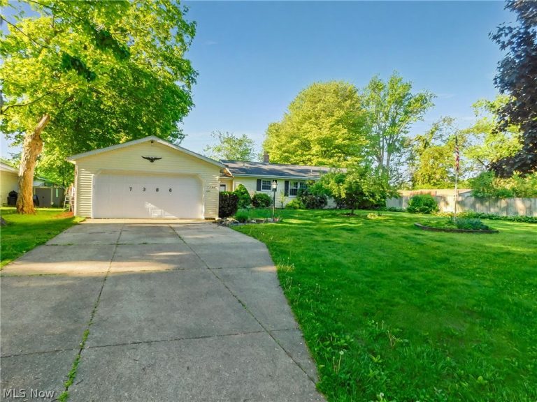 7386 Lake Road, Madison, OH - Photo 2