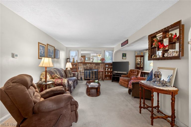 1035 Genoa Avenue, Massillon, OH - Photo 4