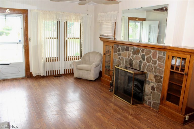 323 Hazelwood Avenue, Youngstown, OH - Photo 5