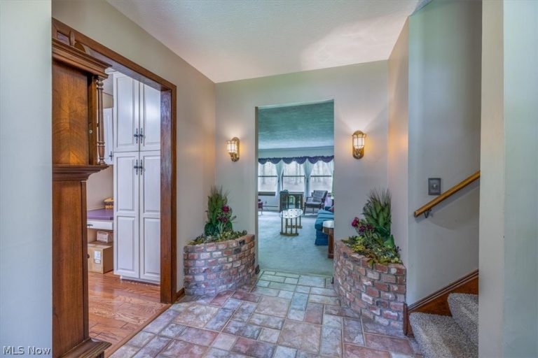 9412 Beaver Creek Drive, Mentor, OH - Photo 3