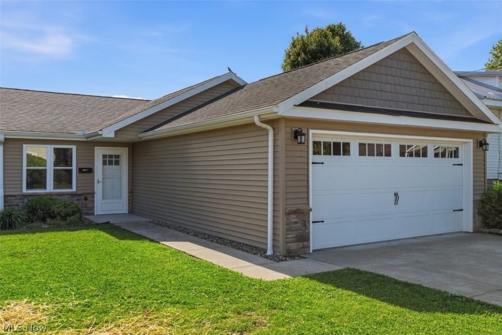 416A Elm Street, Belpre, OH