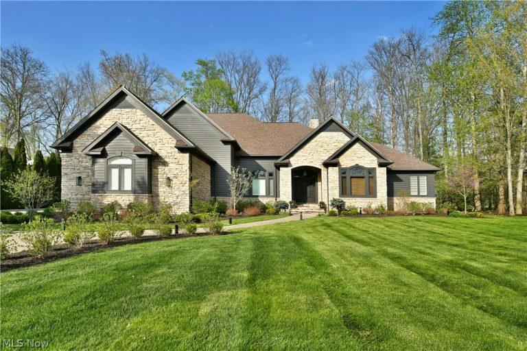 460 Club Drive, Aurora, OH, 44202
