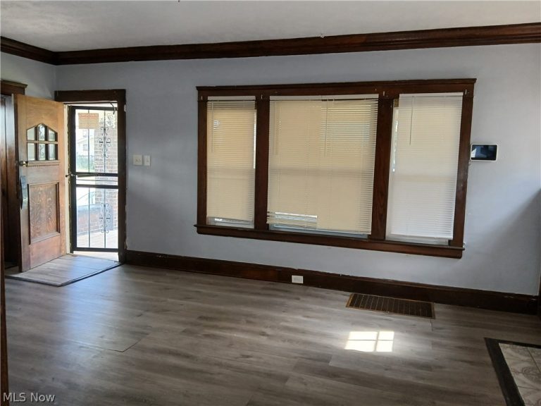 15409 Parkgrove Avenue, Cleveland, OH - Photo 4