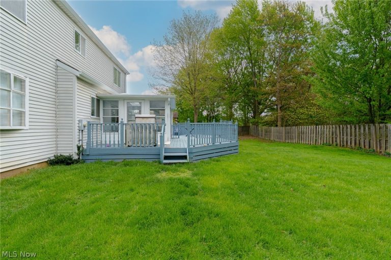 27111 Newton Circle, North Olmsted, OH - Photo 6