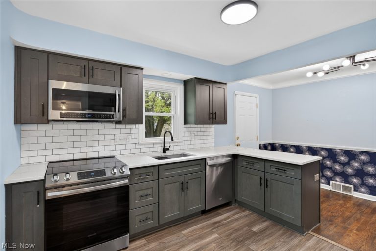 4186 Lambert Road, South Euclid, OH - Photo 8