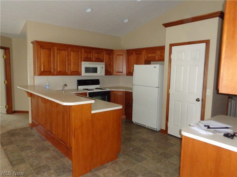239 Aspen Drive, Dover, OH - Photo 2