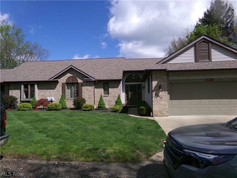4911 Pond Drive, North Canton, OH - Photo 3