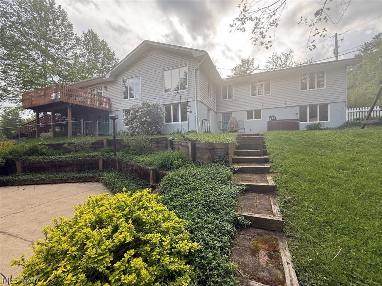 177 Lowery Lane, New Concord, OH - Photo 4