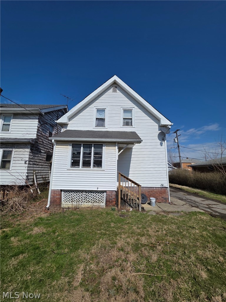 19806 Shawnee Avenue, Cleveland, OH - Photo 3