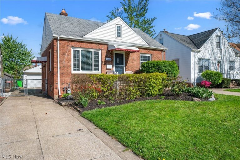 1617 Fruitland Avenue, Mayfield Heights, OH - Photo 2