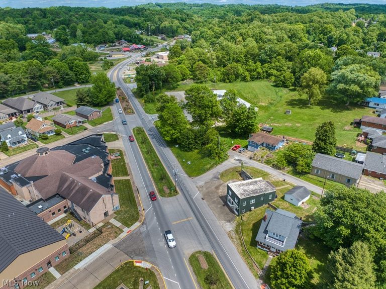 5708 Grand Central Avenue, Vienna, WV - Photo 4