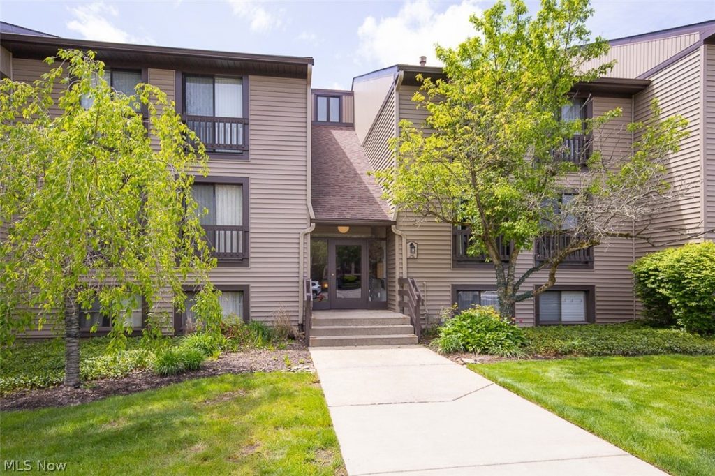 1105 Canyon View Road #204, Sagamore Hills, OH