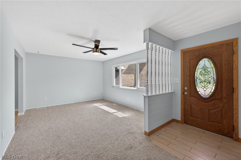 6588 Glenallen Avenue, Solon, OH - Photo 2