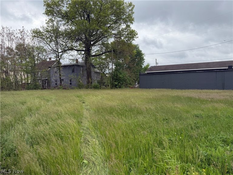 Elm Road, Warren, OH - Photo 2