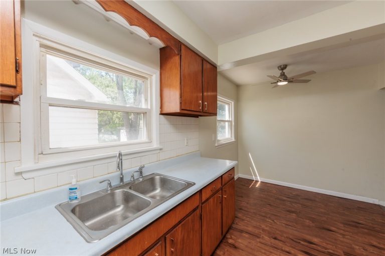 4004 41st Street, Newburgh Heights, OH - Photo 4