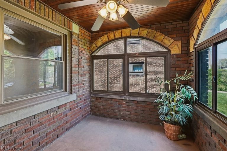 17513 Laverne Avenue, Cleveland, OH - Photo 3