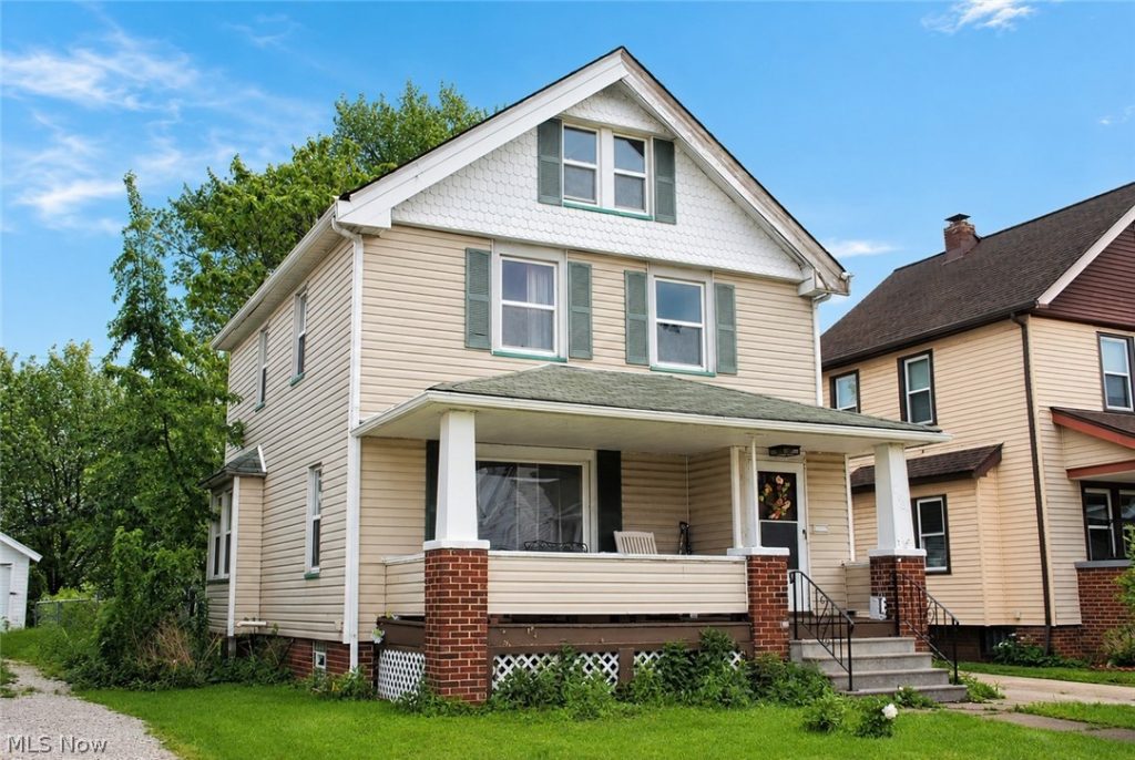 2027 Bunts Road, Lakewood, OH