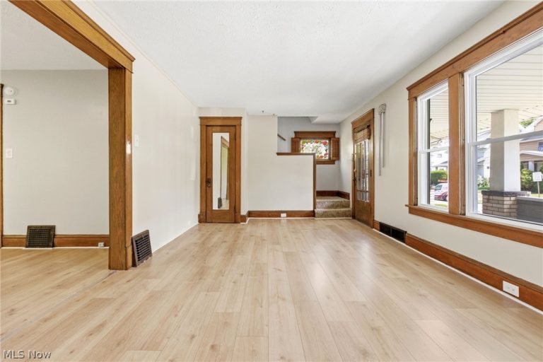 2802 Colburn Avenue, Cleveland, OH - Photo 3