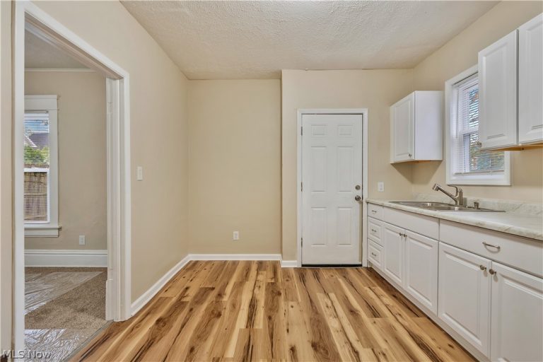 796 Dayton Street, Akron, OH - Photo 4