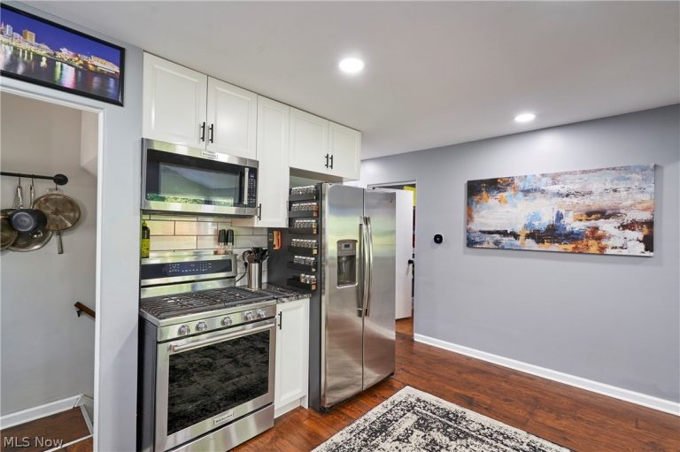 3418 Montrose Avenue, Akron, OH - Photo 8