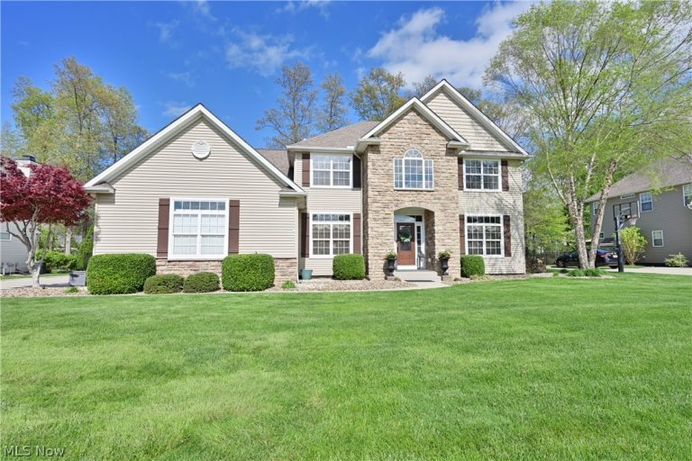 457 Cedarwood Road, Avon Lake, OH, 44012