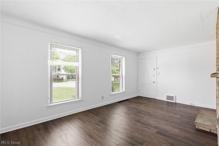 2261 Warren Road, Lakewood, OH - Photo 6