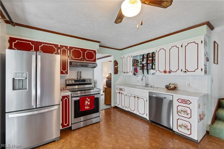 5070 Echovalley Street, North Canton, OH - Photo 6
