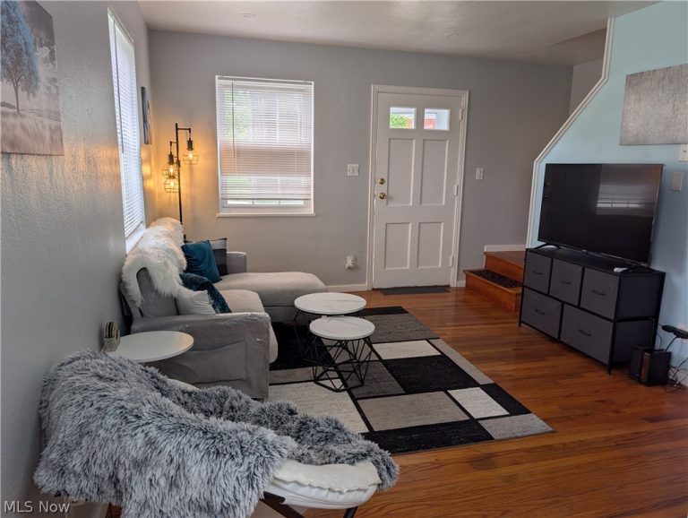 422 Clearview Drive #J10, Euclid, OH - Photo 4