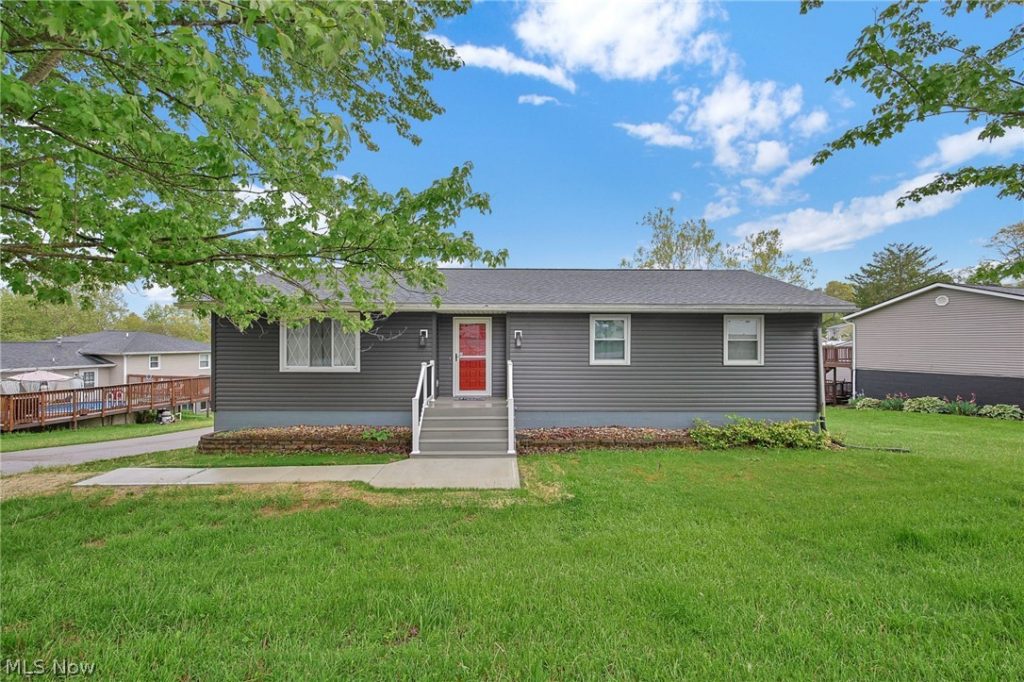 3285 Lakewood Drive, Zanesville, OH