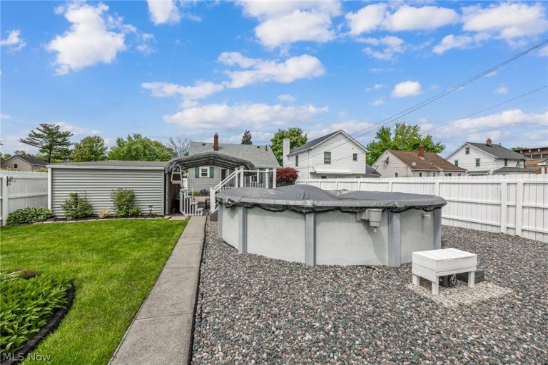 2424 30th Street, South Lorain, OH - Photo 8