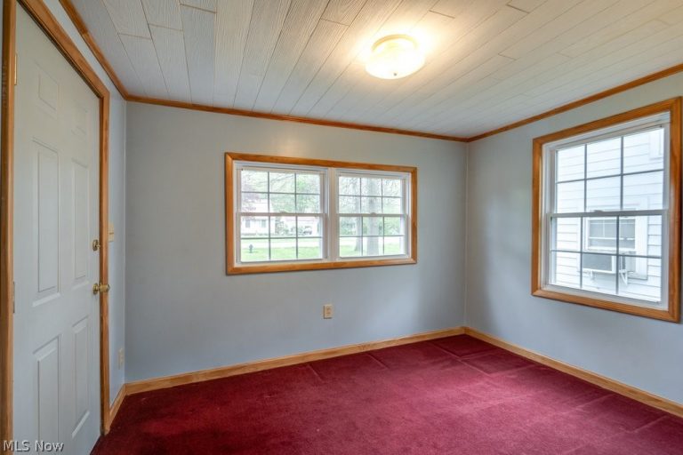 7086 MacKenzie Road, Olmsted Twp, OH - Photo 5