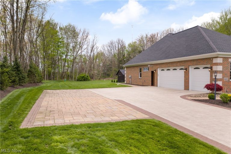 8622 Hunters Ridge Run, Wadsworth, OH - Photo 3