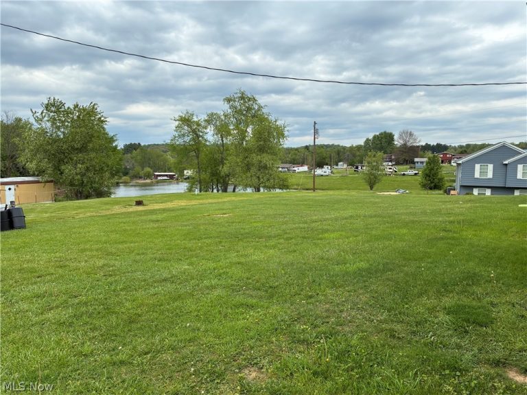 78 Magnolia Drive, New Cumberland, WV - Photo 2