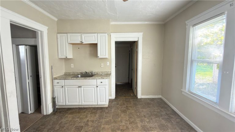 10706 Reno Avenue, Cleveland, OH - Photo 6