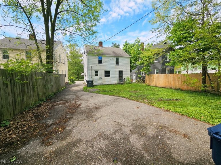 931 Yellowstone Road, Cleveland, OH - Photo 8