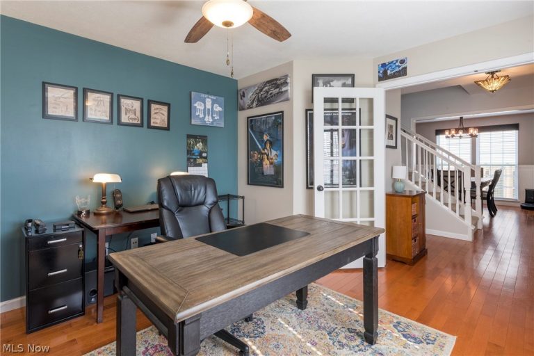 8537 Bentley Drive, Olmsted Falls, OH - Photo 2