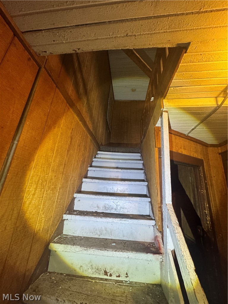 3008 Roanoke Avenue, Cleveland, OH - Photo 8