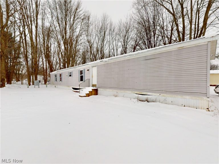 3651 Austin Road #N12, Geneva, OH - Photo 2