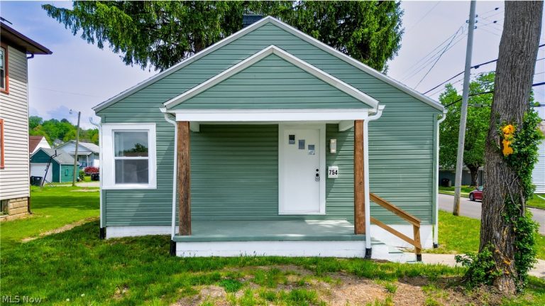 754 Munson Avenue, Zanesville, OH, 43701